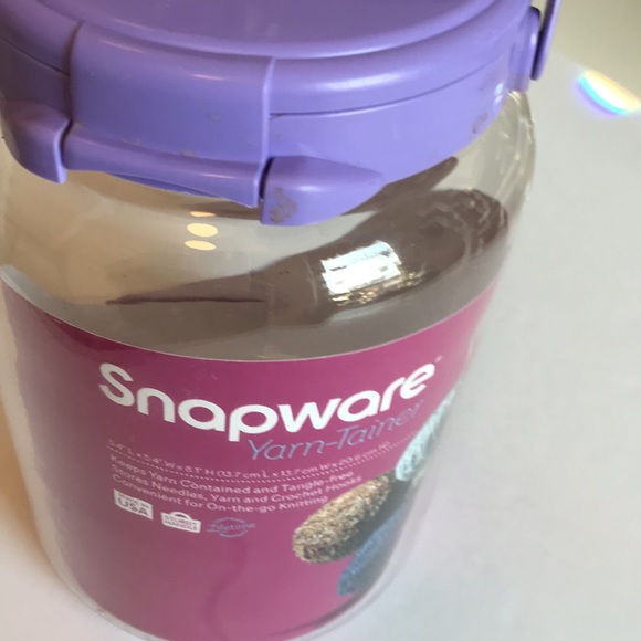 Vintage Snapware Yarn -Tainer Clear Plastic Snap top Yarn Storage Contai… - Picture 7 of 7